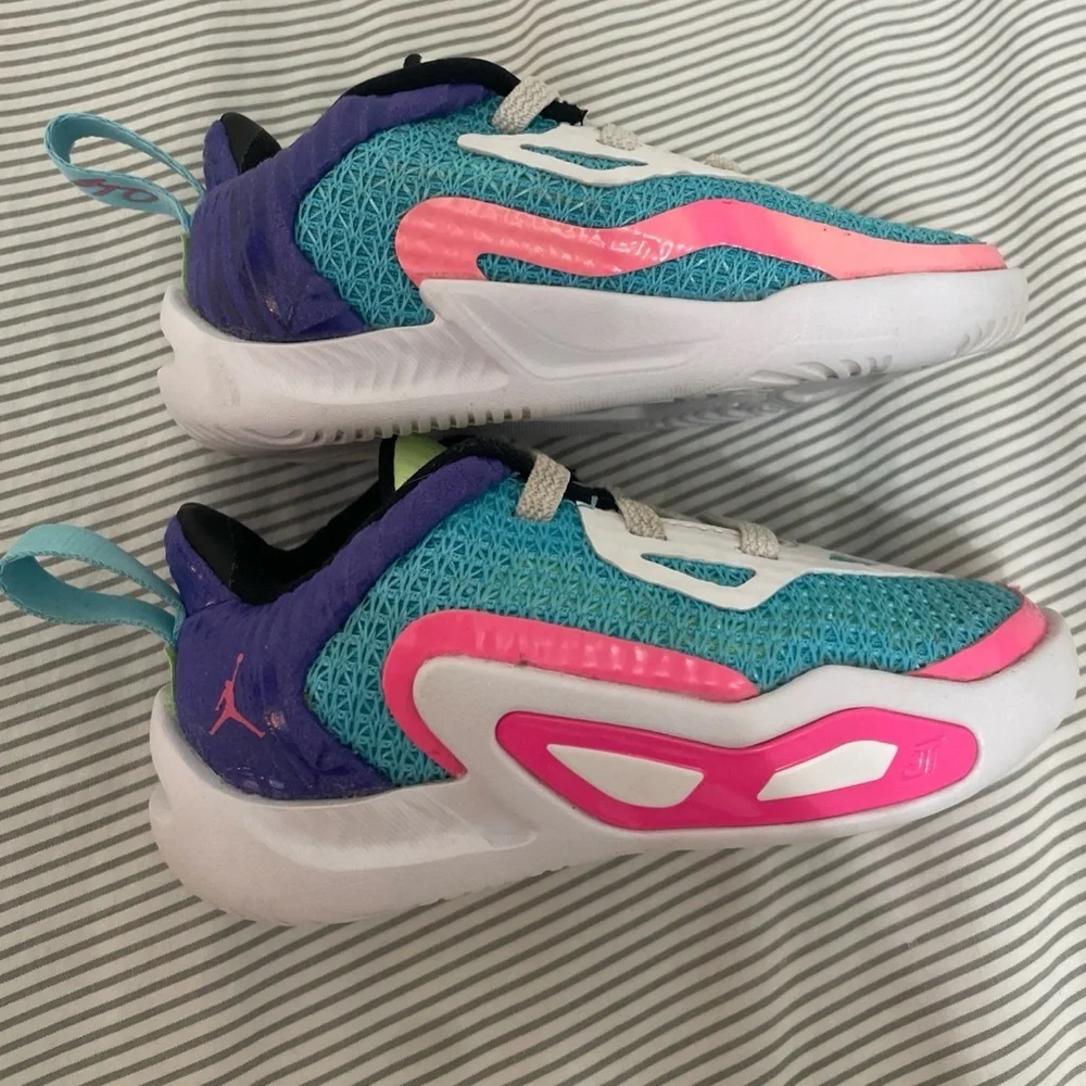JORDAN TATUM 6T “WAVE RUNNER” Basketball Shoes